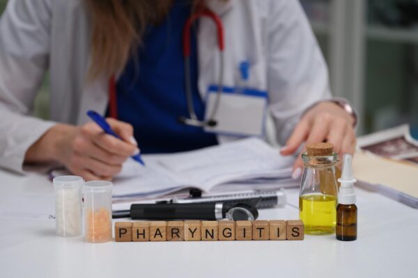 Faringita: cum deosebești infecția virală de cea bacteriană și când ai nevoie de antibiotice