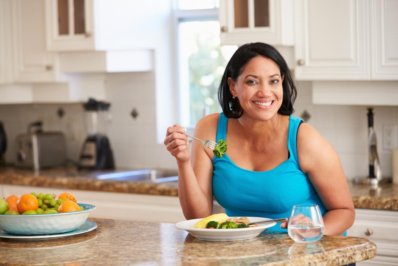 Dieta după 40 de ani: ce se schimbă în alimentație odată cu metabolismul
