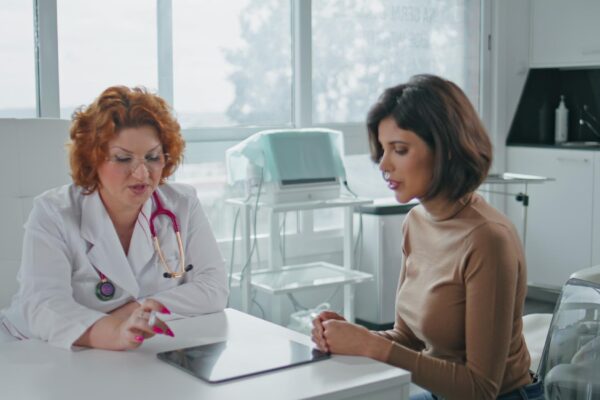 Terapia hormonală și riscul de cancer de sân: ce trebuie discutat înainte de tratament