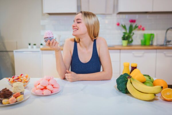 Dieta pentru pofta de dulce: ce să mănânci pentru a evita fluctuațiile mari de foame