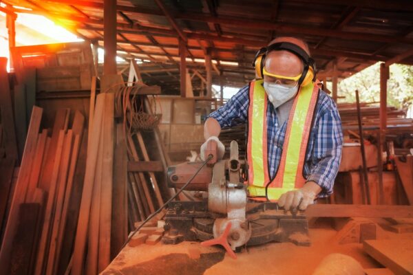 Praf profesional și lipsă de aer: când este necesară evaluarea