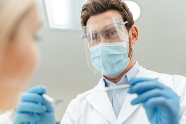 Alergie la latex: ce situații trebuie anunțate înaintea unei proceduri