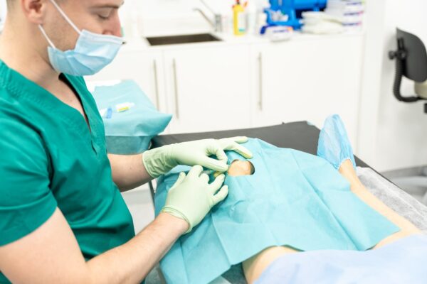 Puncția pleurală: de ce se recomandă și ce se analizează