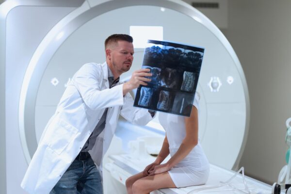 Spondiloartrita axială: cum se stabilește diagnosticul