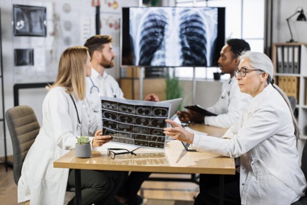 Emfizem pulmonar: ce înseamnă descrierea de pe CT