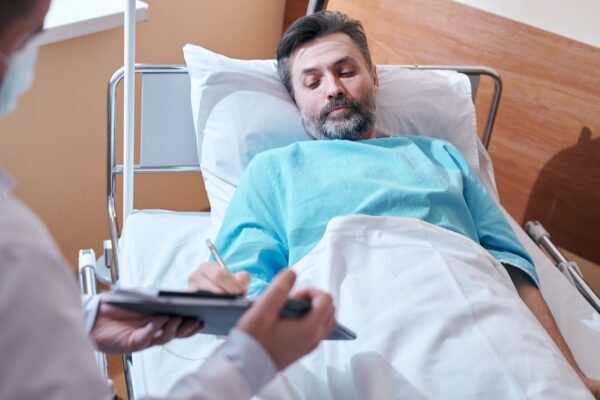 De ce primești instrucțiuni despre mâncare și lichide înainte de anestezie