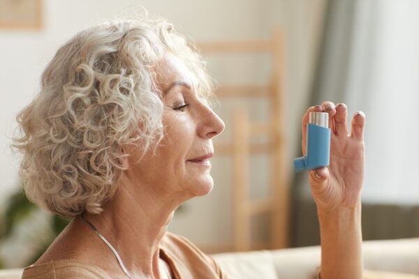 Respirație șuierătoare la adult: înseamnă întotdeauna astm?