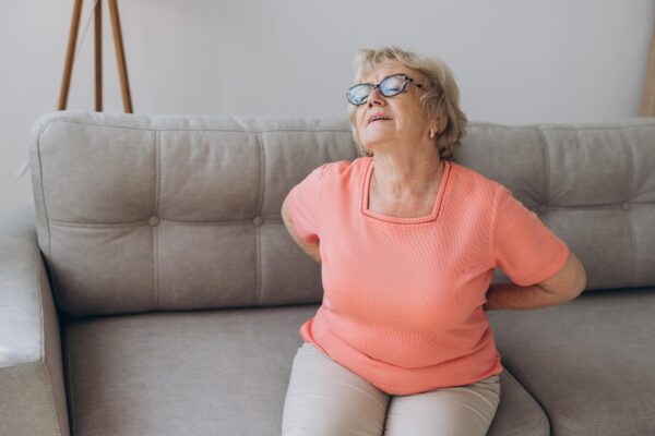Durere care coboară din spate pe picior: ce este radiculopatia