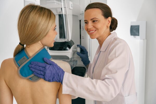 Cancer mamar triplu negativ: ce înseamnă denumirea