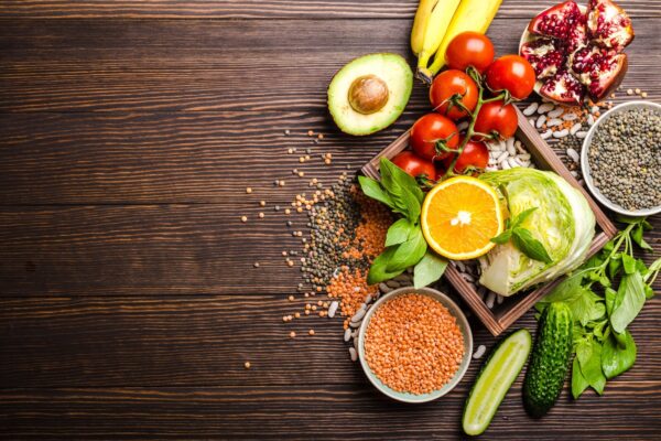 Guta și alimentația: ce poate schimba dieta și ce limite are