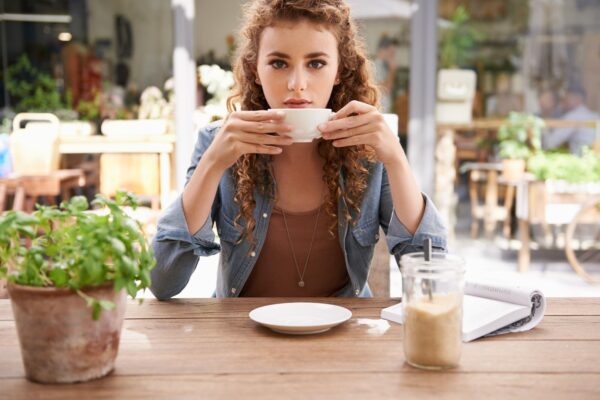 Introversie sau izolare socială: de ce nu înseamnă același lucru