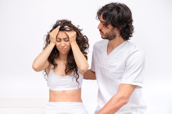 Tratamentul preventiv al migrenei: când se discută și cum se urmărește